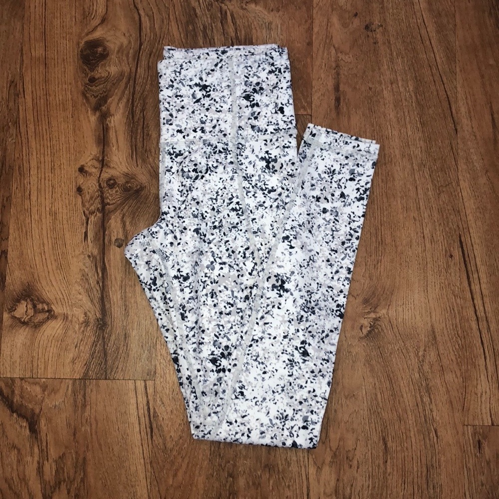 Athleta Salutation Stash Pocket 7/8 Leggings